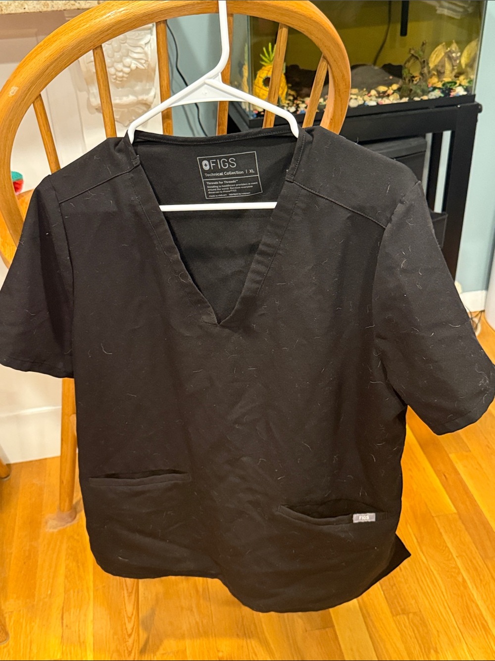 FIGS Black V-Neck Scrub Top size XL